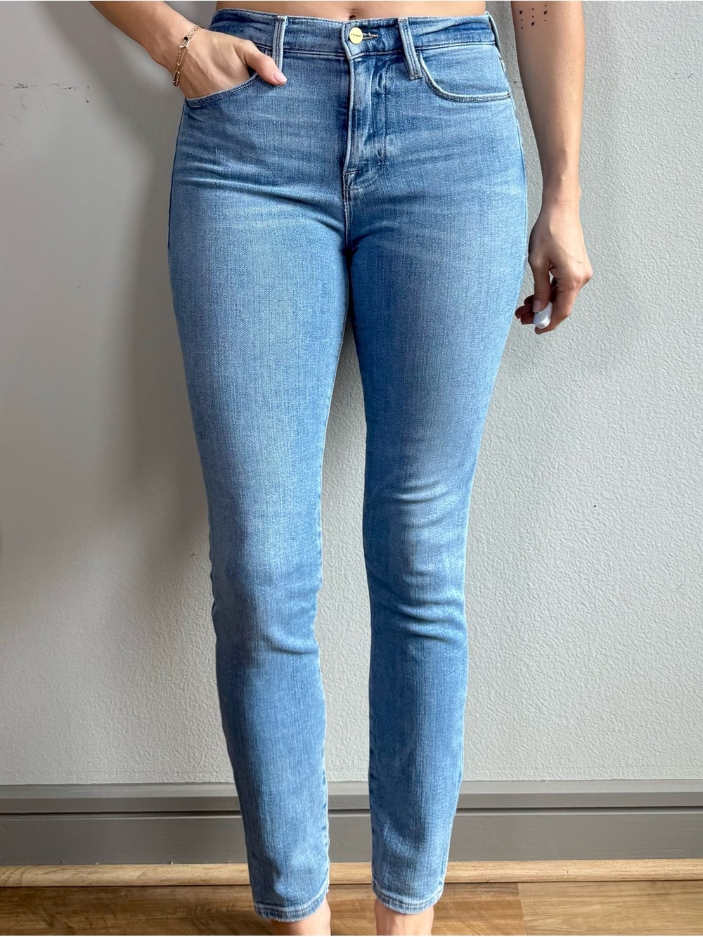 Frame Denim Light Wash High-Rise Skinny Jeans